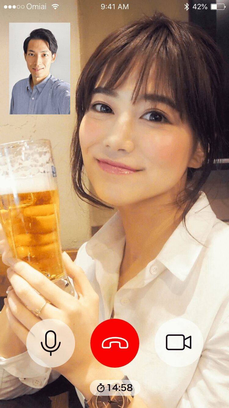 オンラインデート 通話中（女性）