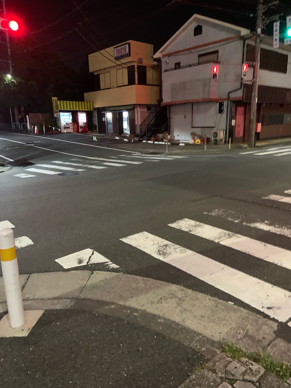 松尾神社へ向かう途中にあるカモメ橋交差点の夜景