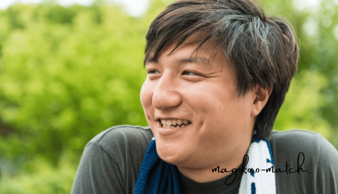 人見知り男性の写真